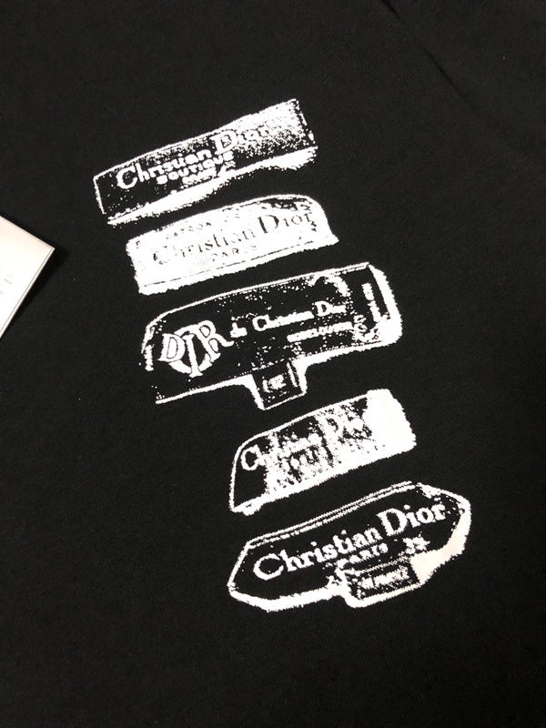 ブランドTシャツ全体デザイン